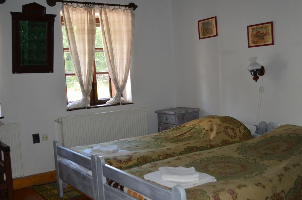 Hotel Hollokoeves Vendeghazak Pokój zdjęcie