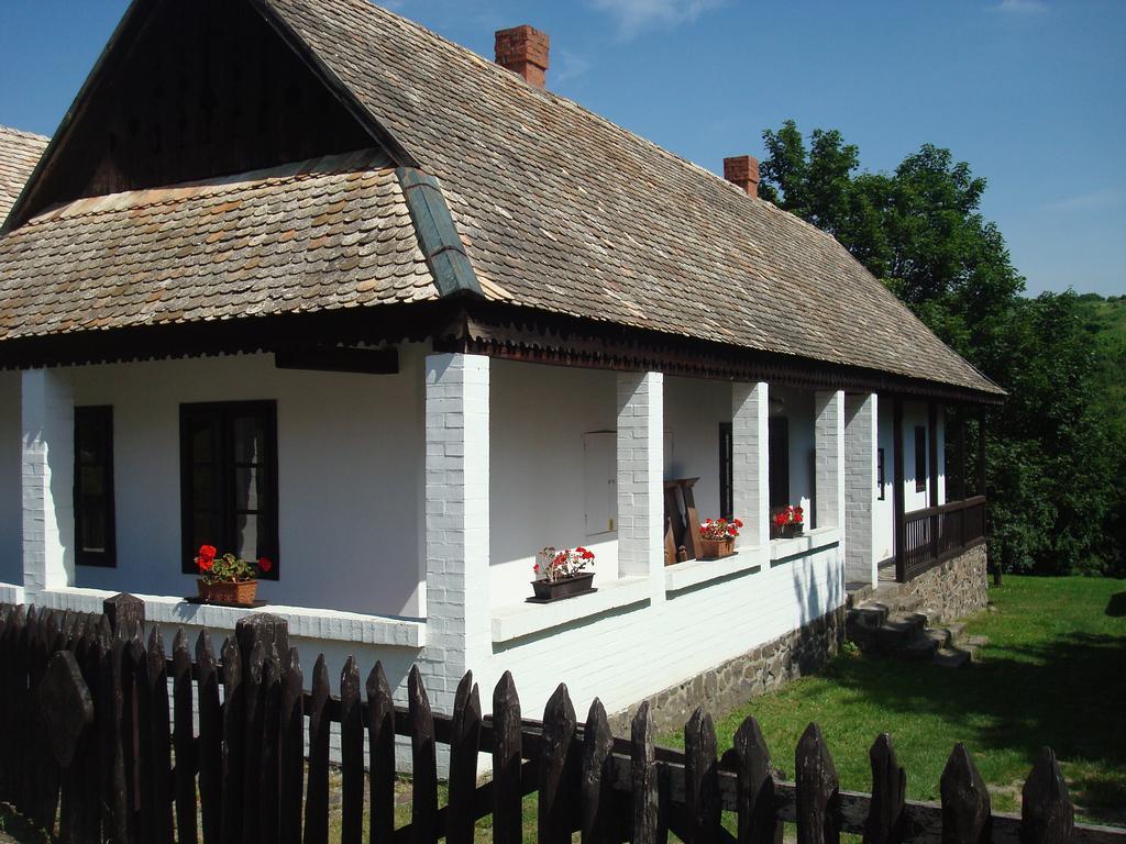 Hotel Hollokoeves Vendeghazak Zewnętrze zdjęcie