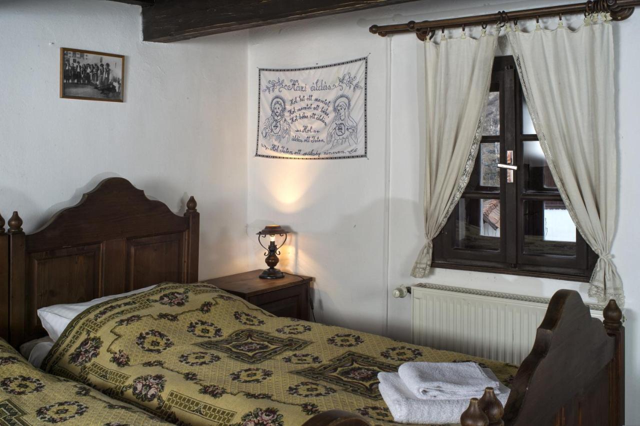 Hotel Hollokoeves Vendeghazak Pokój zdjęcie